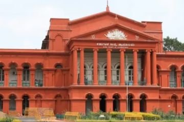 Extended-tenure-in-an-industrial-establishment-should-generally-be-acknowledged-as-beneficial-for-the-worker-Karnataka-High-Court-The-Law-Communicants